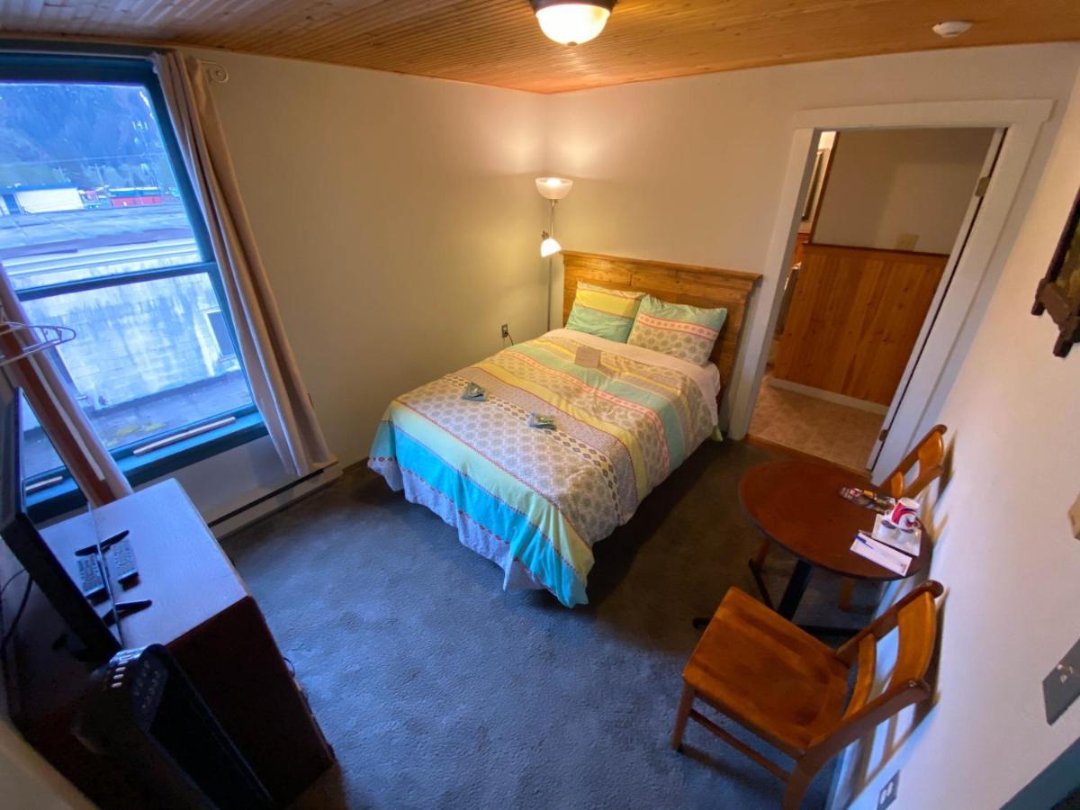 Historic Hotel Bayview Stewart エクステリア 写真